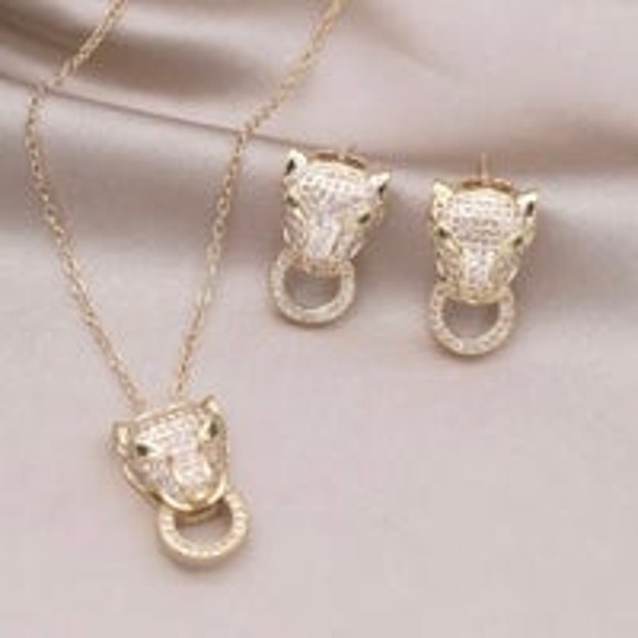 NEW Panther Earrings Big Cat Minimalist Cubic Zirconia Earrings F25 - Picture 4 of 4